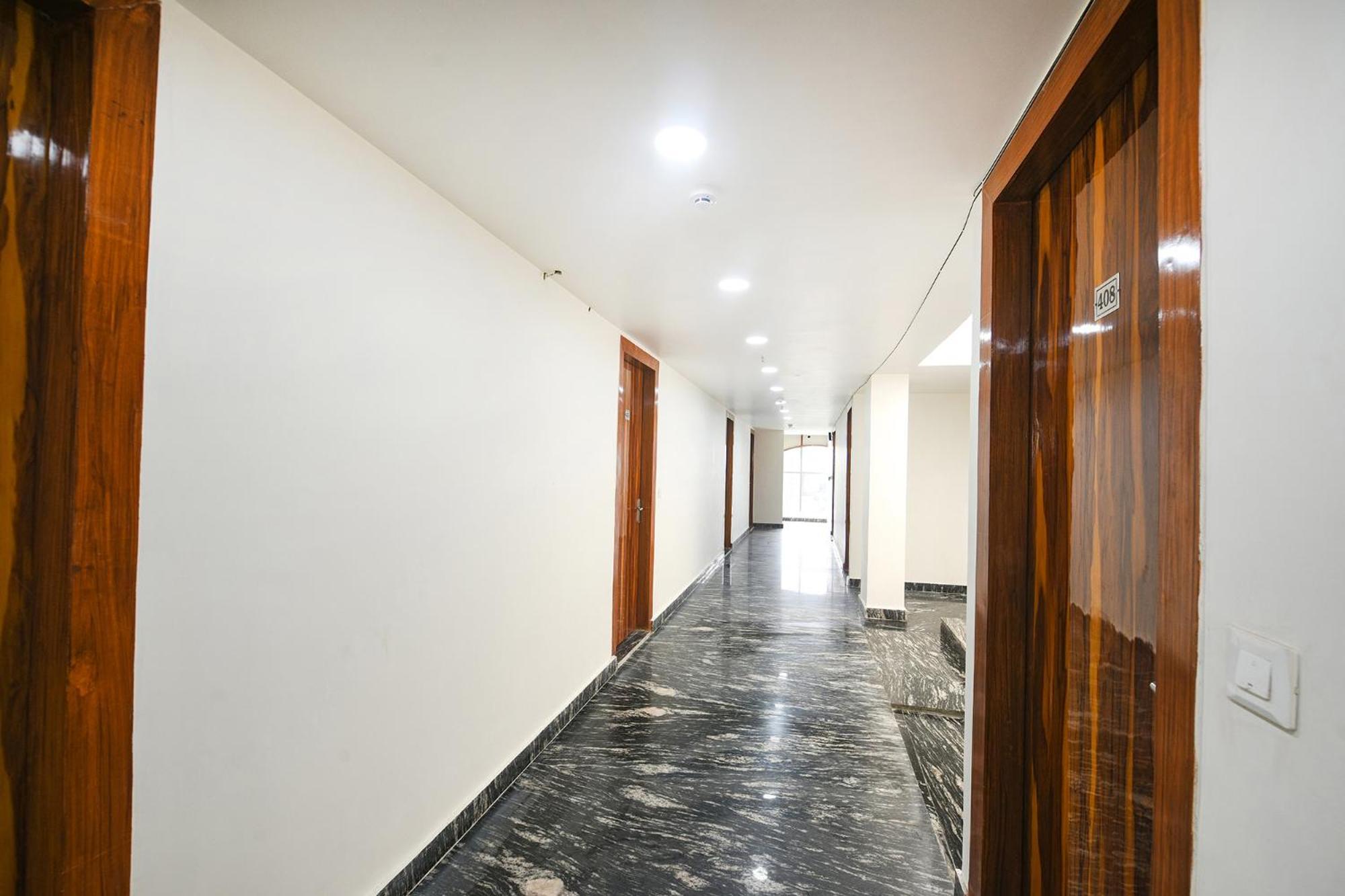 Fabhotel Mona Continental - Nr Laxmi Nagar It Hub Nova Deli Exterior foto